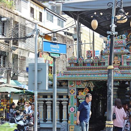 Home Base Hostel (Adults Only) Bangkok Exterior photo