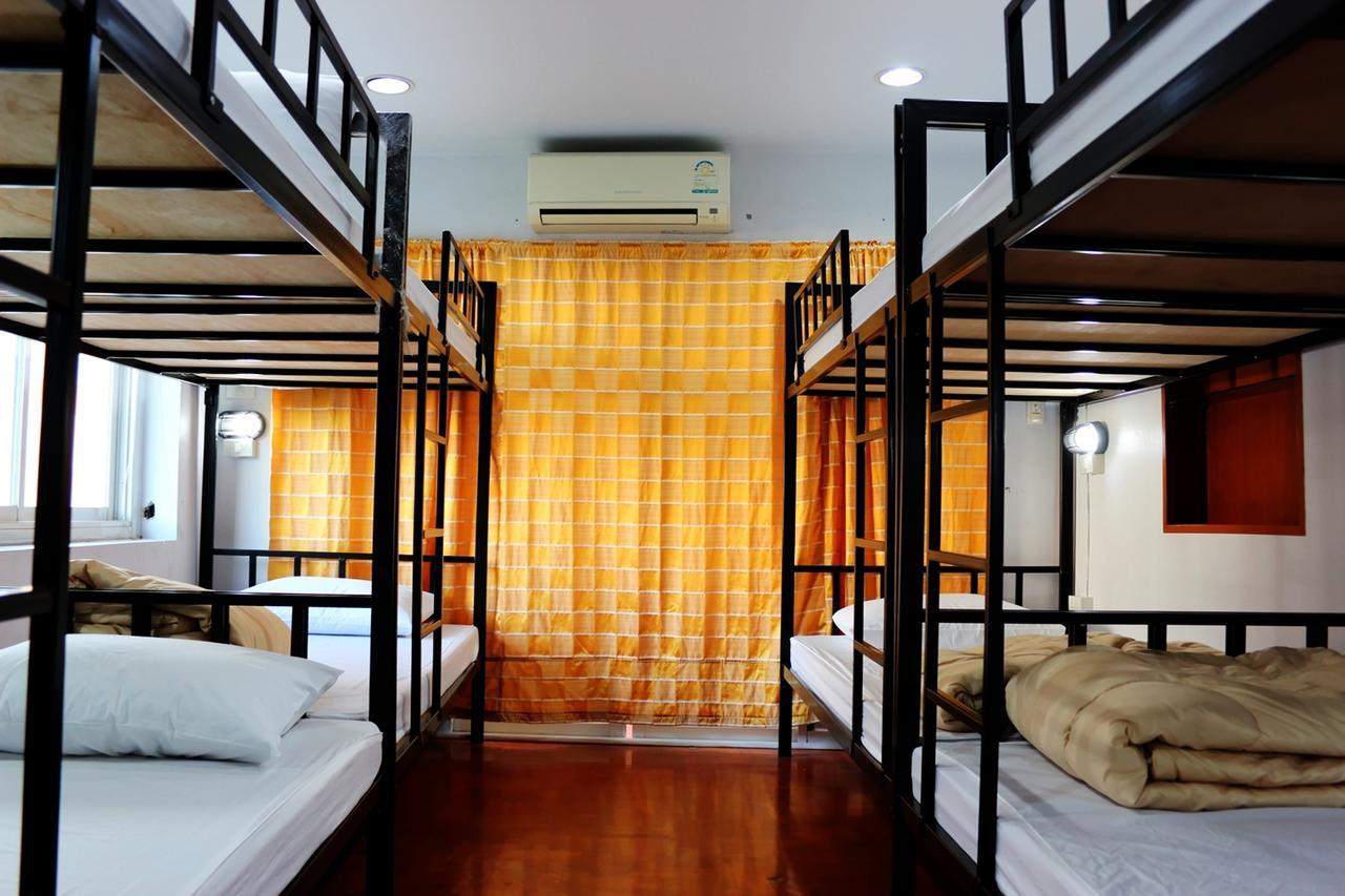 Home Base Hostel (Adults Only) Bangkok Exterior photo