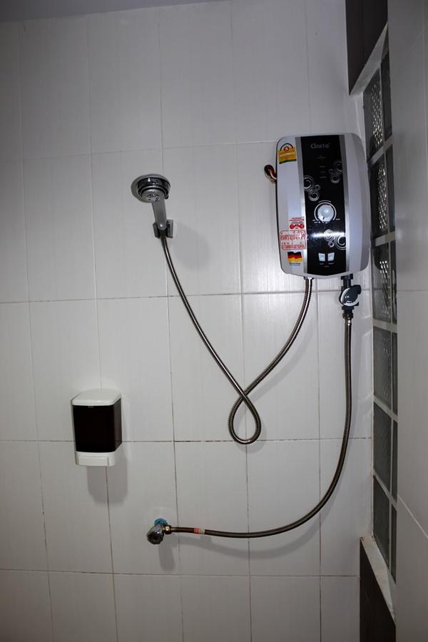 Home Base Hostel (Adults Only) Bangkok Exterior photo
