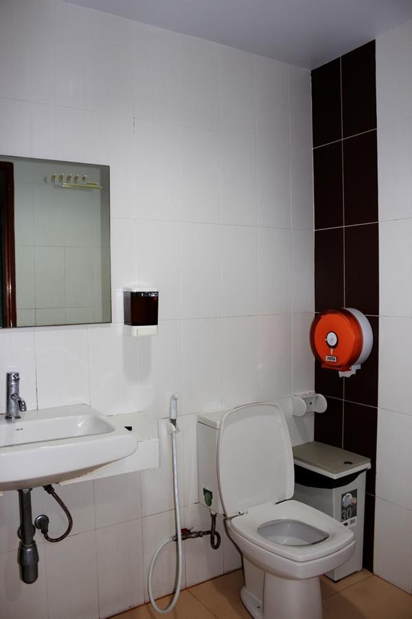 Home Base Hostel (Adults Only) Bangkok Exterior photo