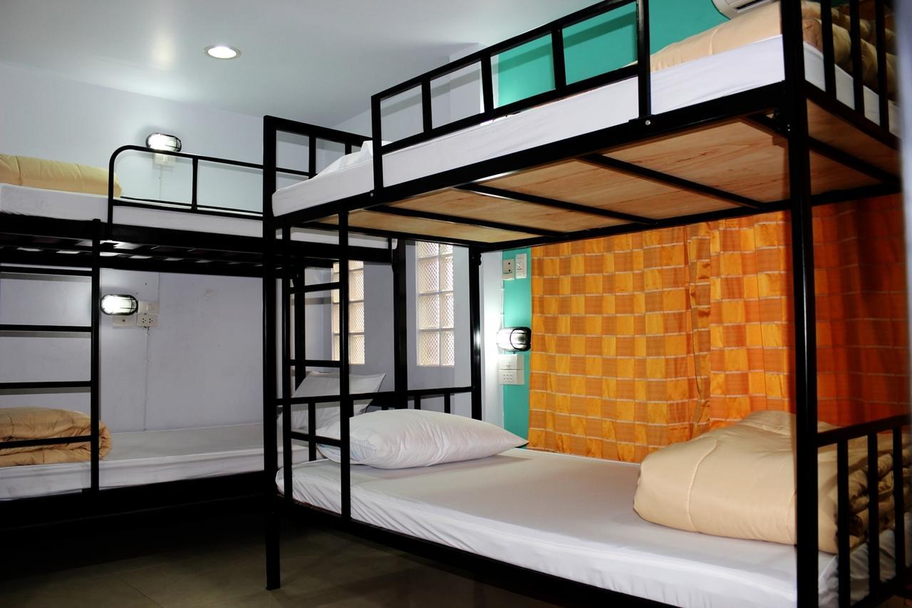 Home Base Hostel (Adults Only) Bangkok Exterior photo