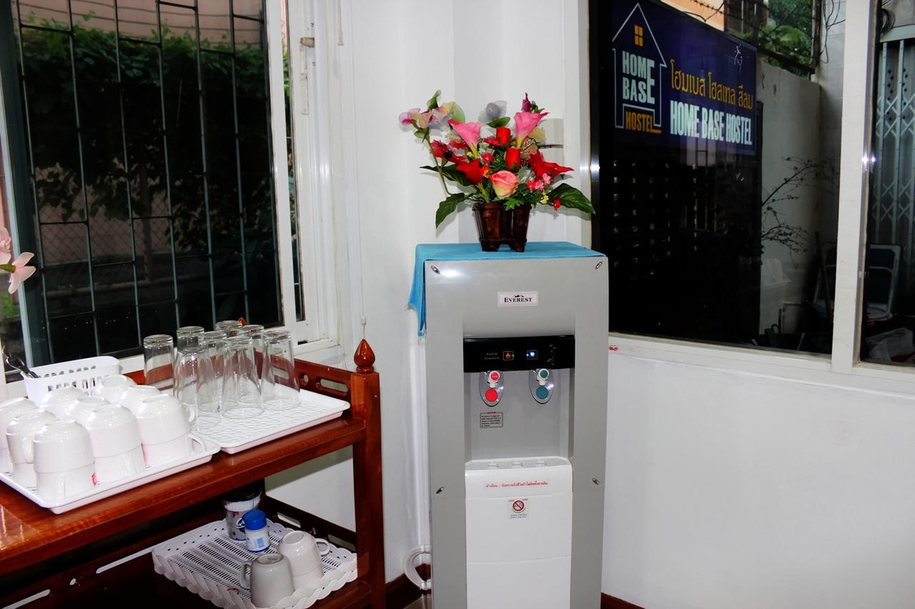Home Base Hostel (Adults Only) Bangkok Exterior photo