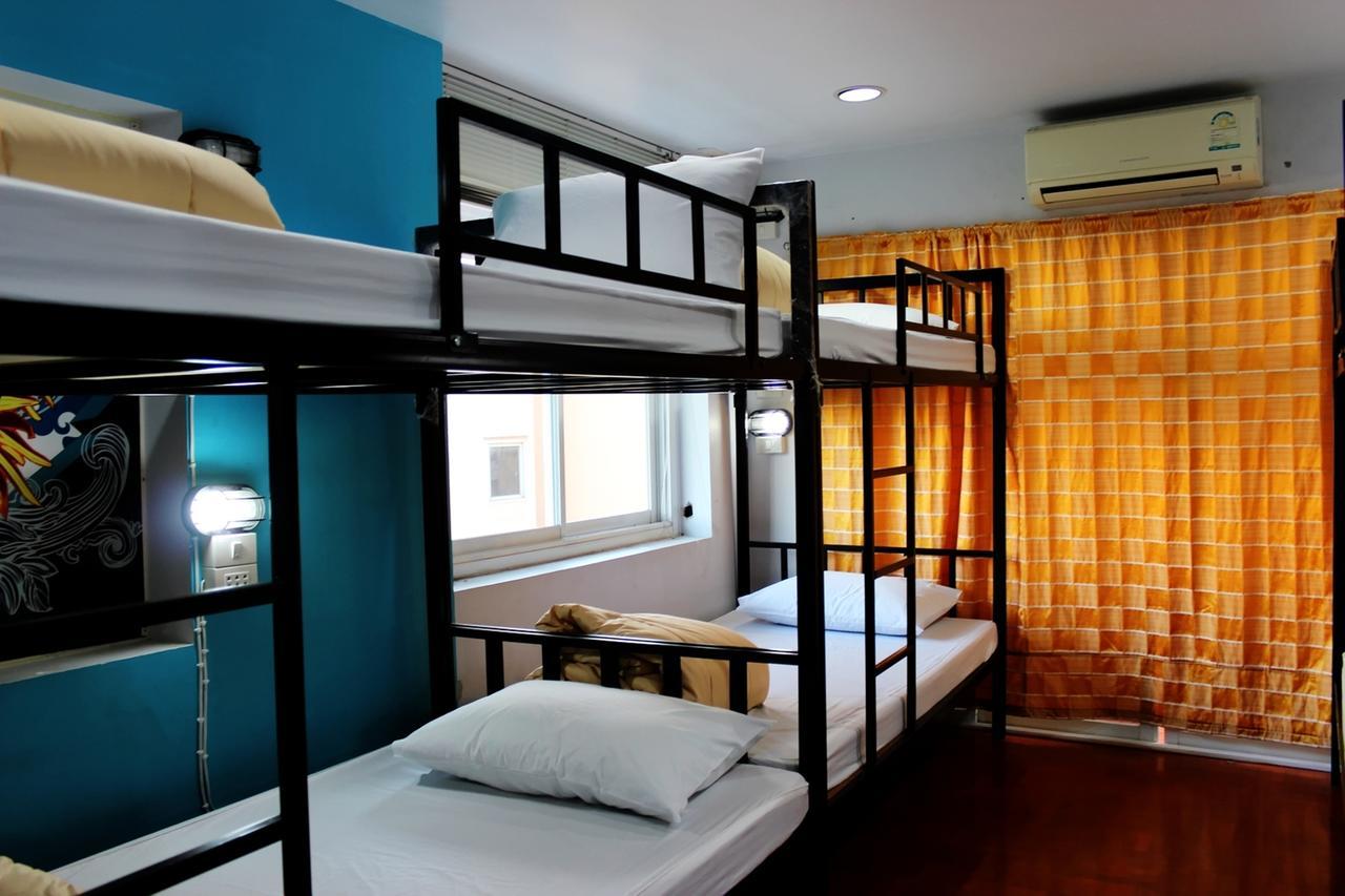 Home Base Hostel (Adults Only) Bangkok Exterior photo