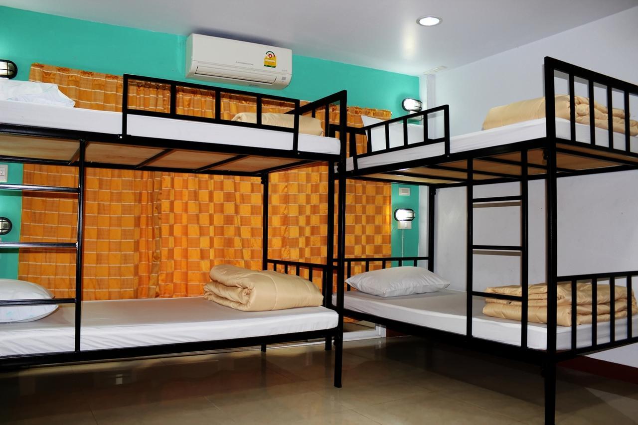 Home Base Hostel (Adults Only) Bangkok Exterior photo