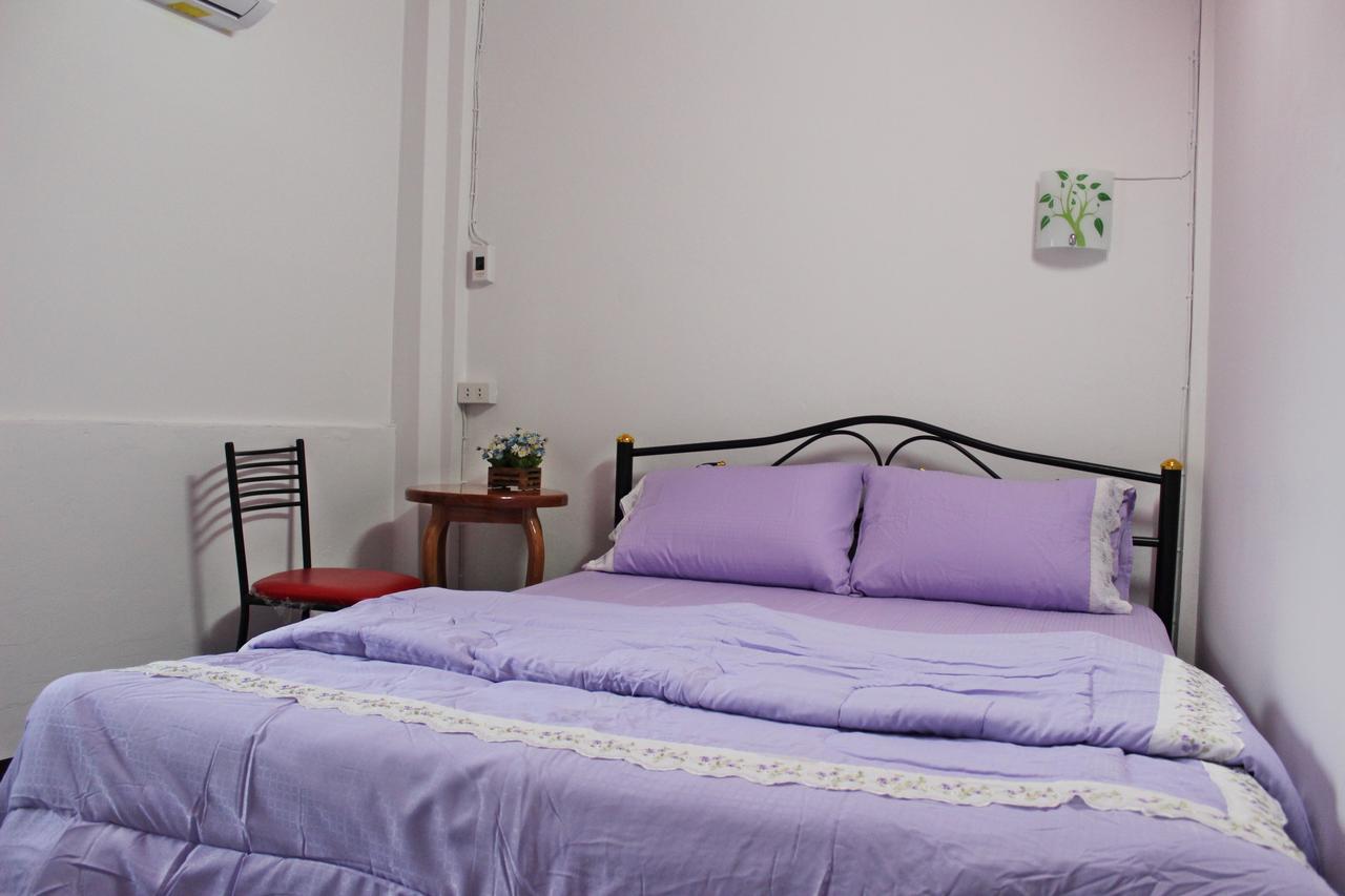 Home Base Hostel (Adults Only) Bangkok Exterior photo