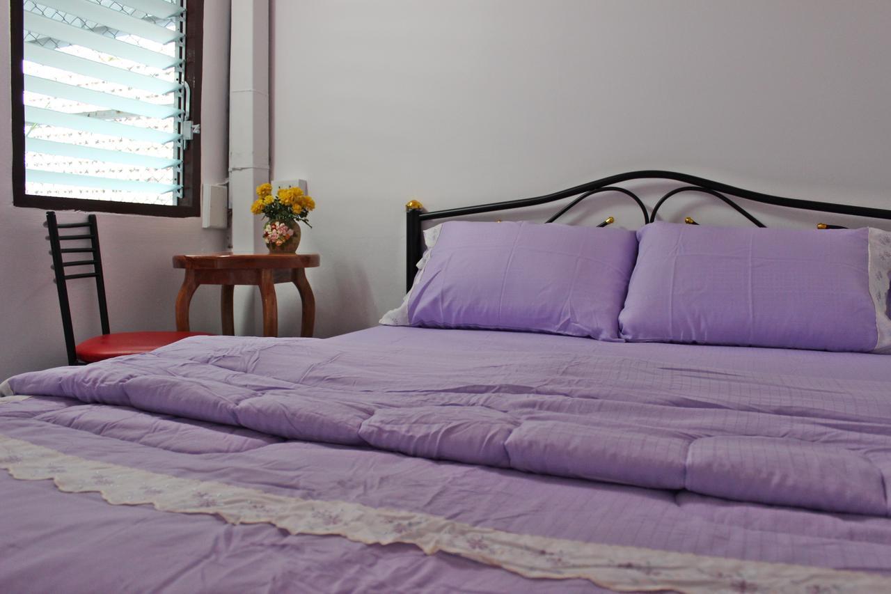Home Base Hostel (Adults Only) Bangkok Exterior photo