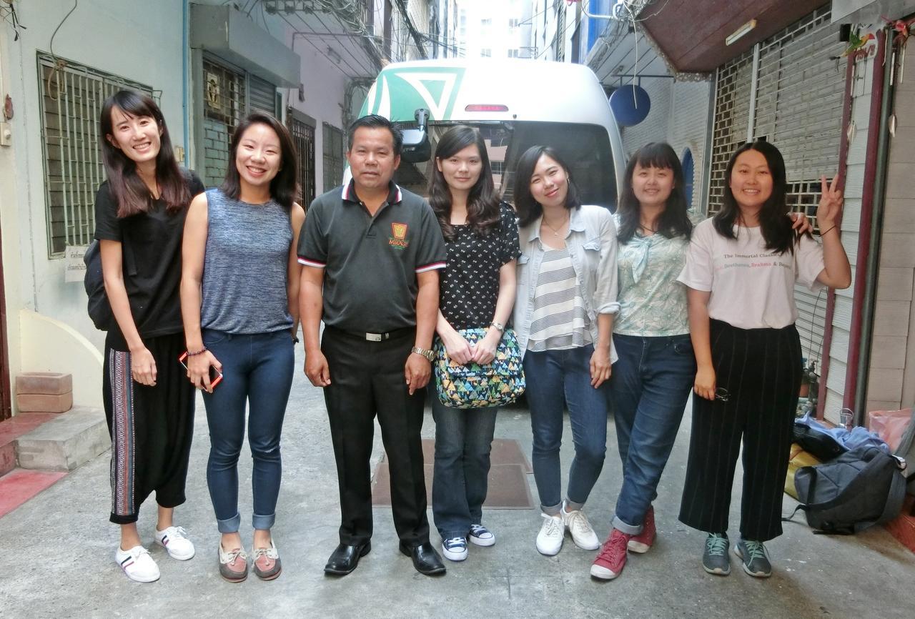 Home Base Hostel (Adults Only) Bangkok Exterior photo